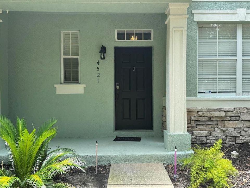 Active With Contract: $210,000 (2 beds, 2 baths, 1388 Square Feet)