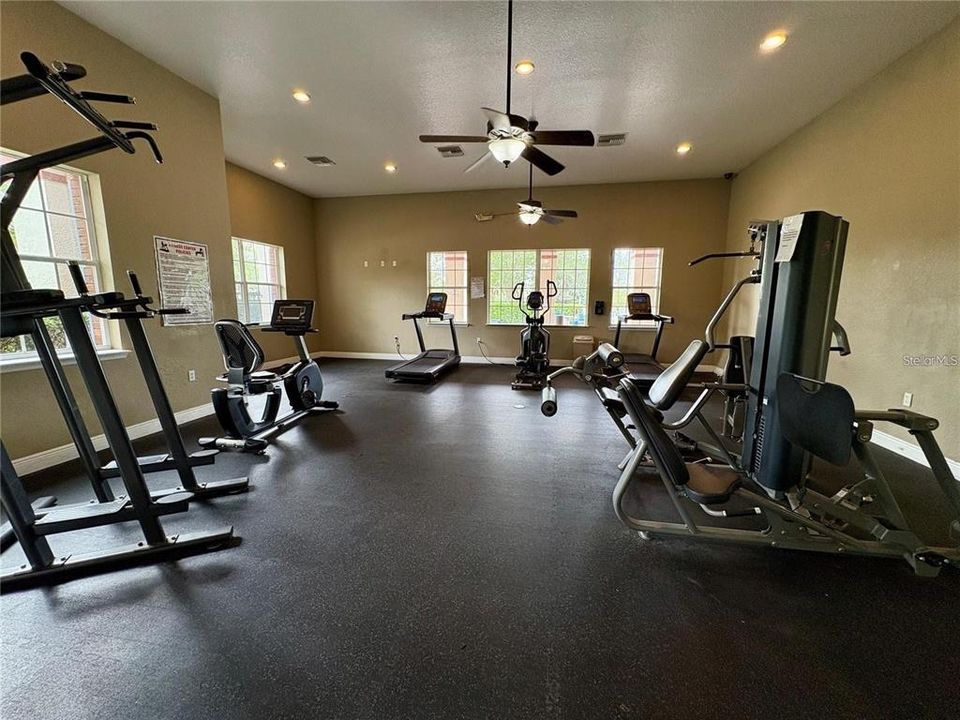 Active With Contract: $210,000 (2 beds, 2 baths, 1388 Square Feet)