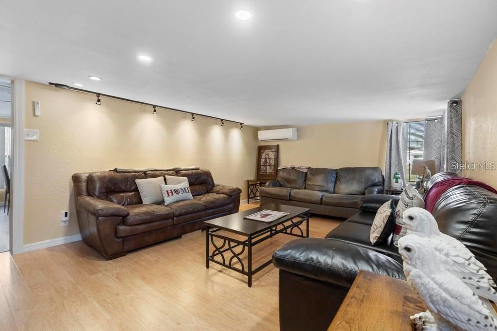 En Venta: $199,900 (2 camas, 1 baños, 784 Pies cuadrados)