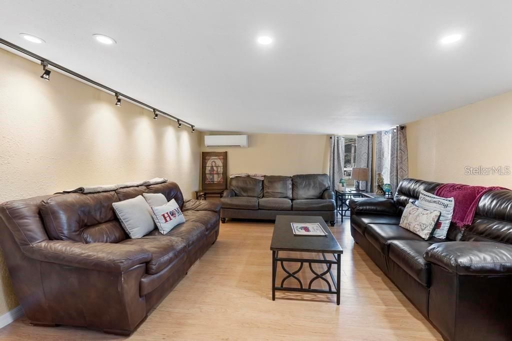 En Venta: $199,900 (2 camas, 1 baños, 784 Pies cuadrados)