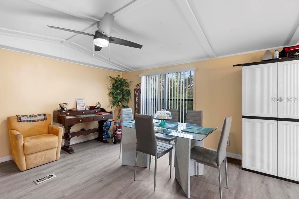 En Venta: $199,900 (2 camas, 1 baños, 784 Pies cuadrados)