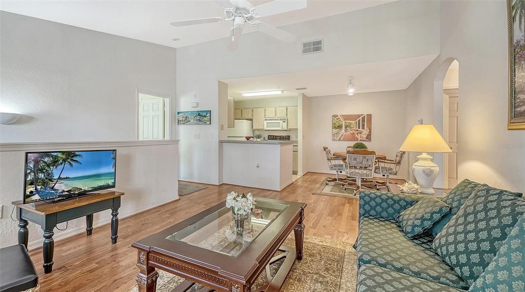 For Sale: $219,000 (2 beds, 2 baths, 1080 Square Feet)