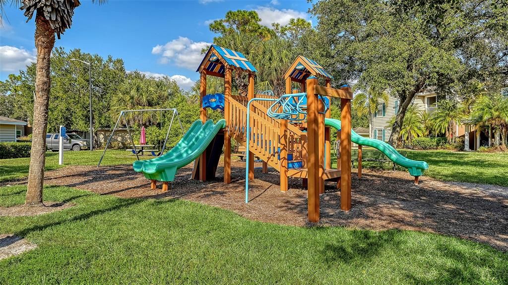 For Sale: $219,000 (2 beds, 2 baths, 1080 Square Feet)