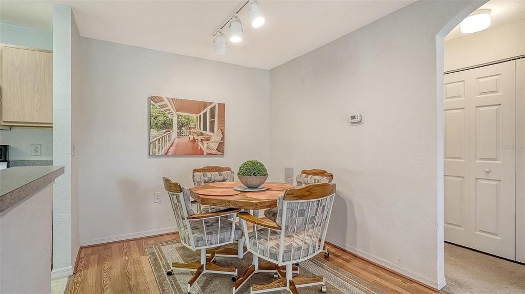 For Sale: $219,000 (2 beds, 2 baths, 1080 Square Feet)