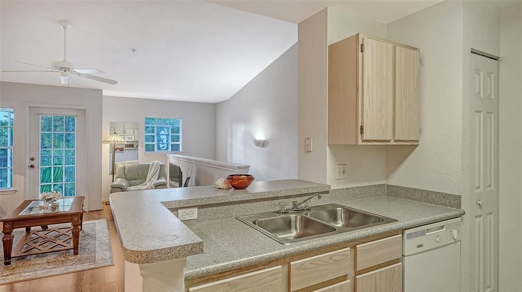 For Sale: $219,000 (2 beds, 2 baths, 1080 Square Feet)