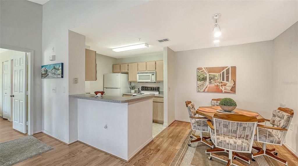 For Sale: $219,000 (2 beds, 2 baths, 1080 Square Feet)