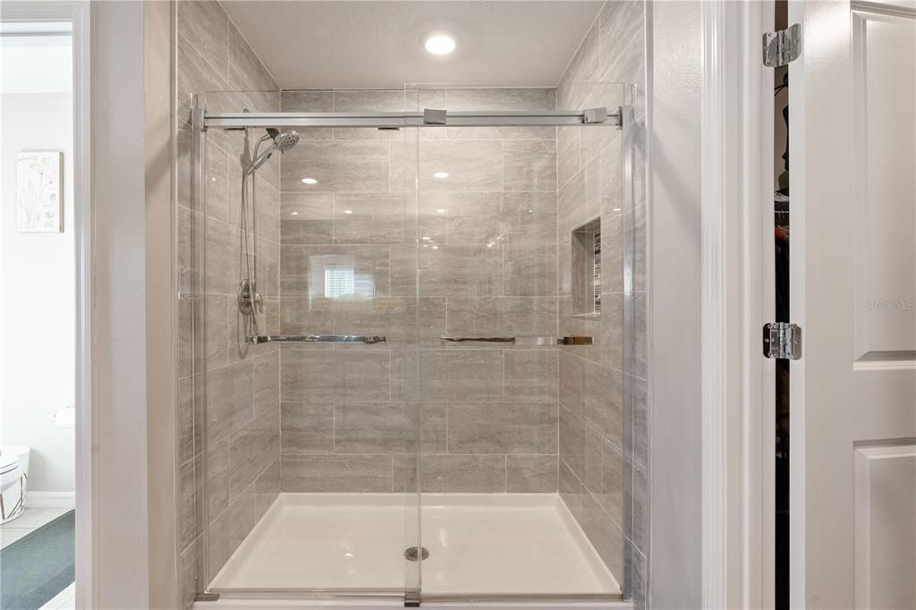 待售: $399,900 (4 贝兹, 2 浴室, 2283 平方英尺)