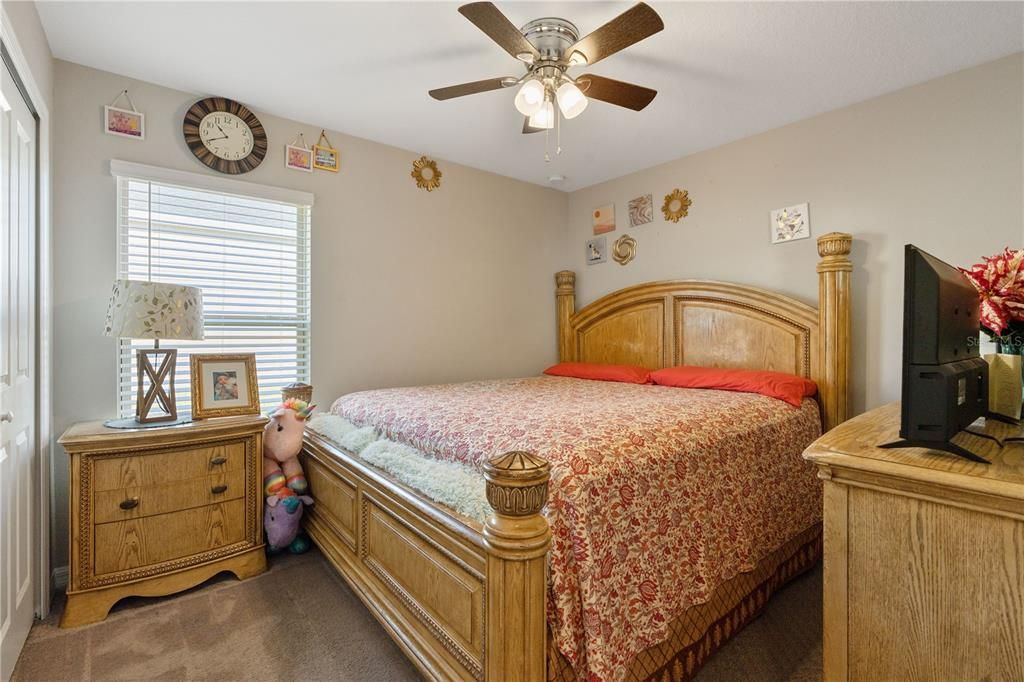 待售: $399,900 (4 贝兹, 2 浴室, 2283 平方英尺)