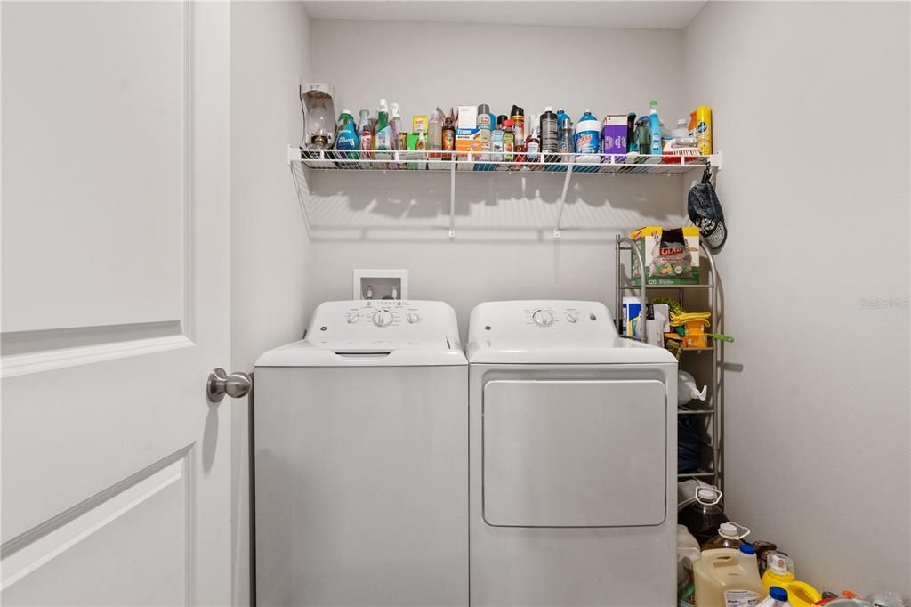 待售: $399,900 (4 贝兹, 2 浴室, 2283 平方英尺)