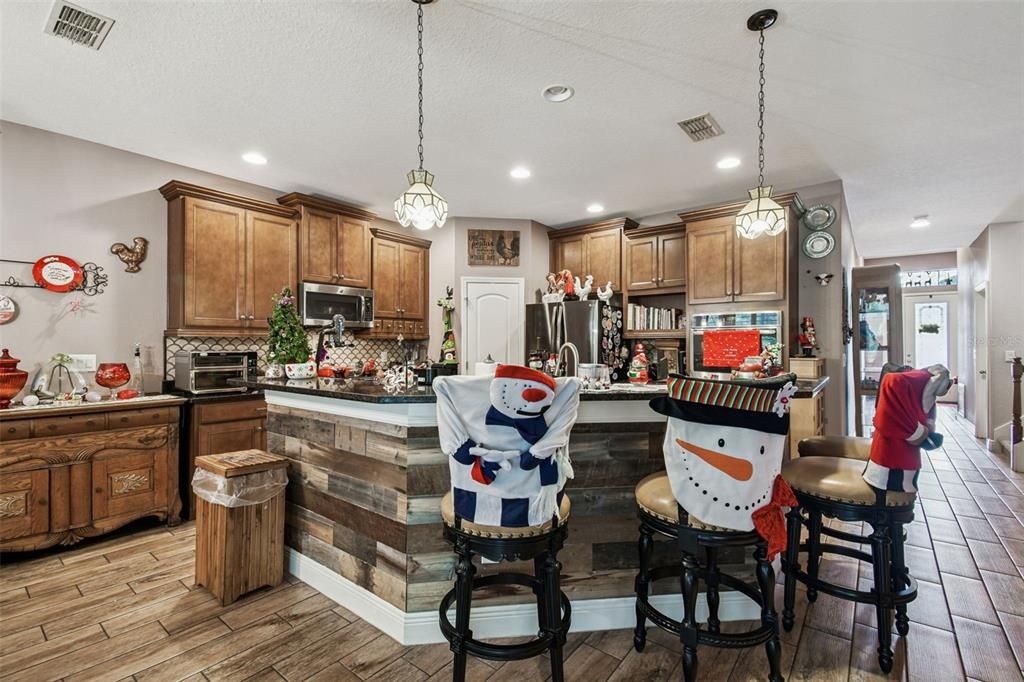 待售: $649,999 (4 贝兹, 3 浴室, 2893 平方英尺)