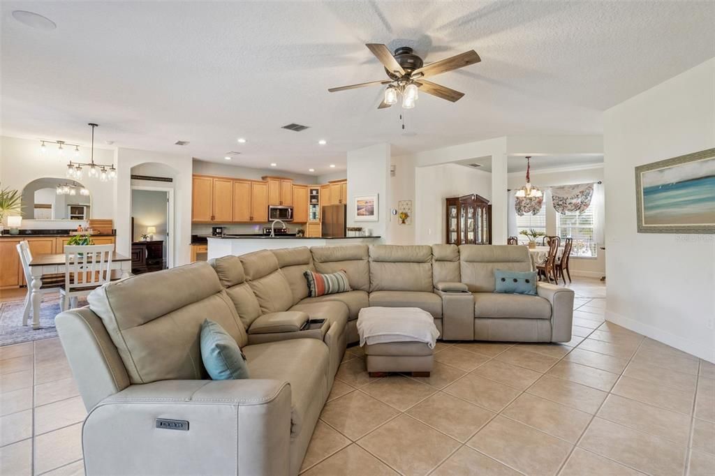 For Sale: $799,000 (5 beds, 3 baths, 3385 Square Feet)