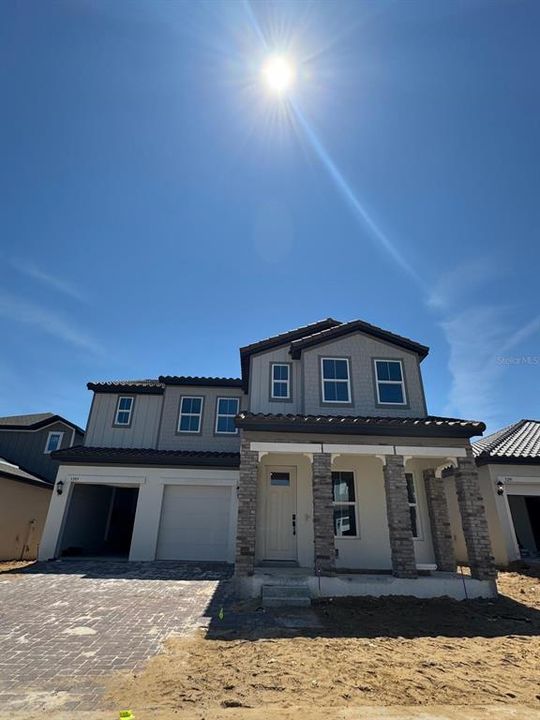 Недавно продано: $904,245 (5 спален, 4 ванн, 3860 Квадратных фут)