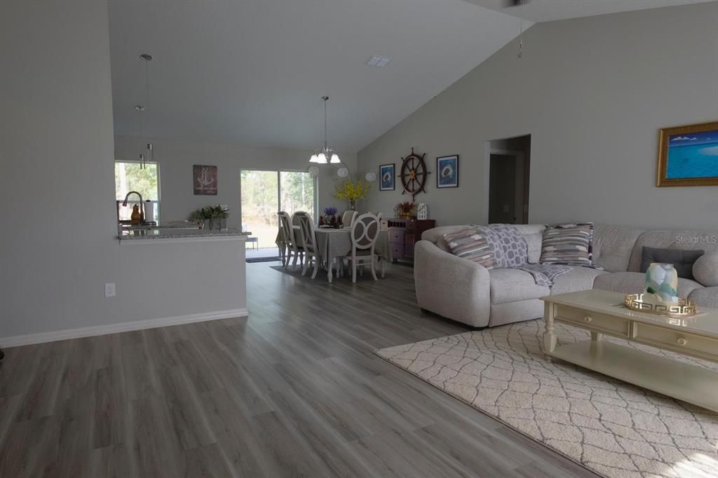 En Renta: $2,500 (3 camas, 2 baños, 1799 Pies cuadrados)