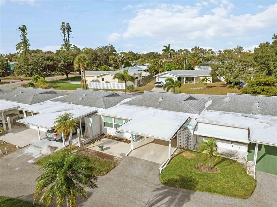 For Sale: $229,000 (2 beds, 1 baths, 1031 Square Feet)