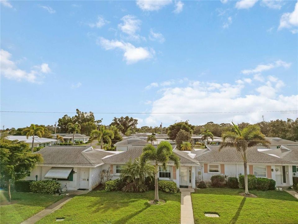 For Sale: $229,000 (2 beds, 1 baths, 1031 Square Feet)