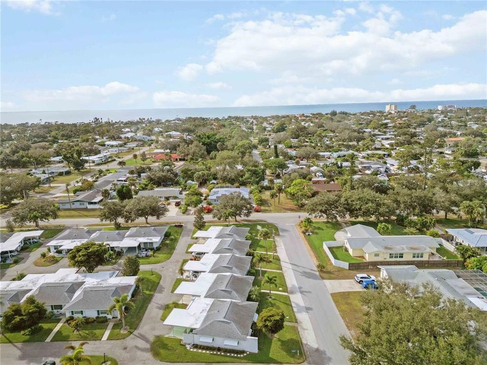 For Sale: $229,000 (2 beds, 1 baths, 1031 Square Feet)