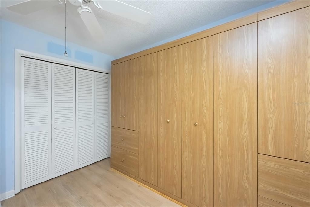 For Sale: $229,000 (2 beds, 1 baths, 1031 Square Feet)