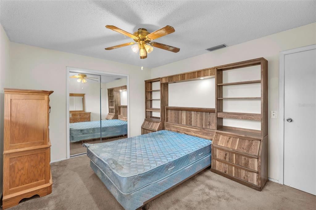 Active With Contract: $425,000 (3 beds, 2 baths, 1248 Square Feet)