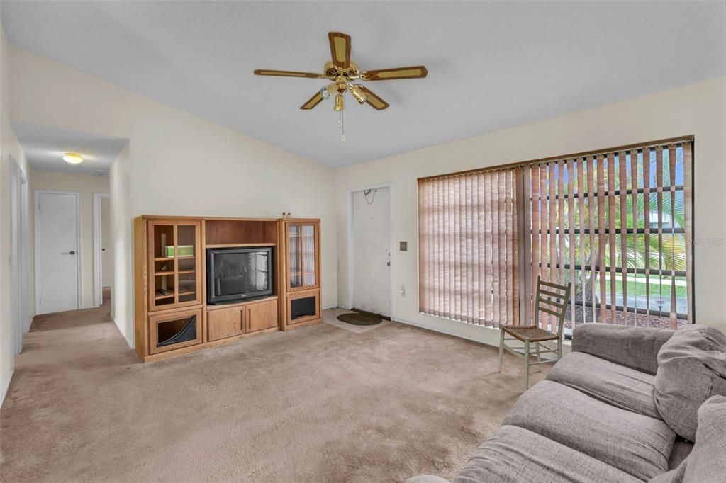 Active With Contract: $425,000 (3 beds, 2 baths, 1248 Square Feet)