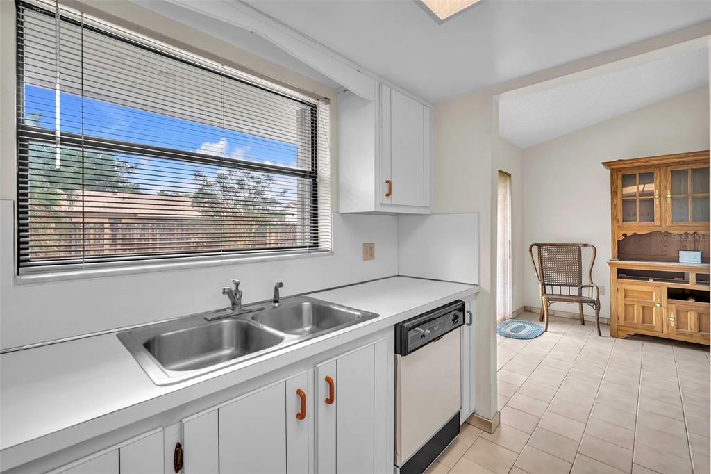 Active With Contract: $425,000 (3 beds, 2 baths, 1248 Square Feet)