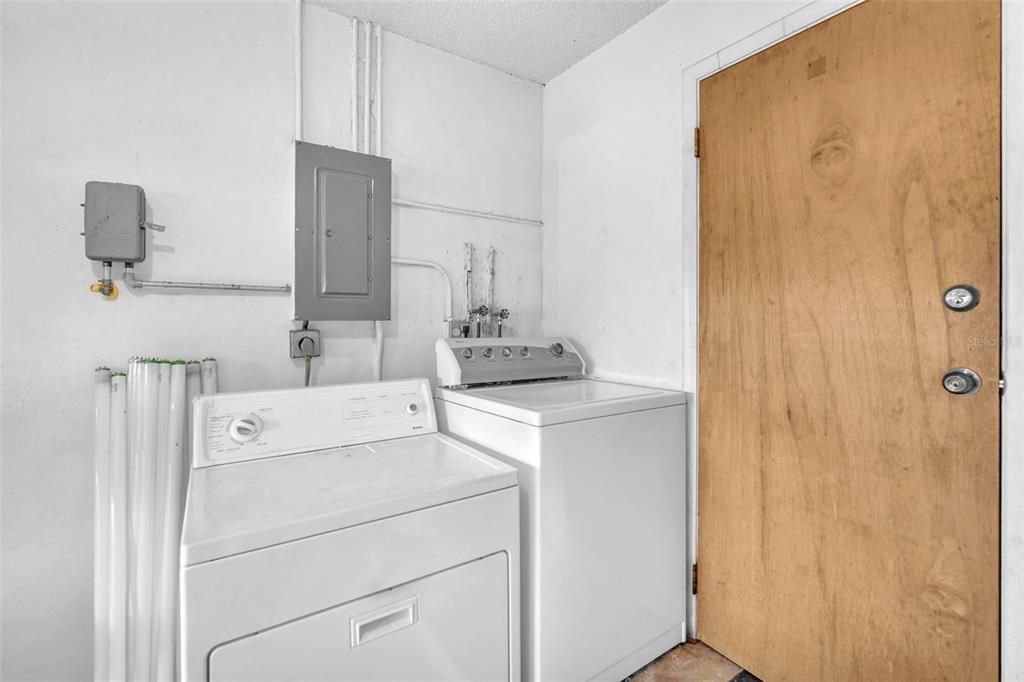 Active With Contract: $425,000 (3 beds, 2 baths, 1248 Square Feet)