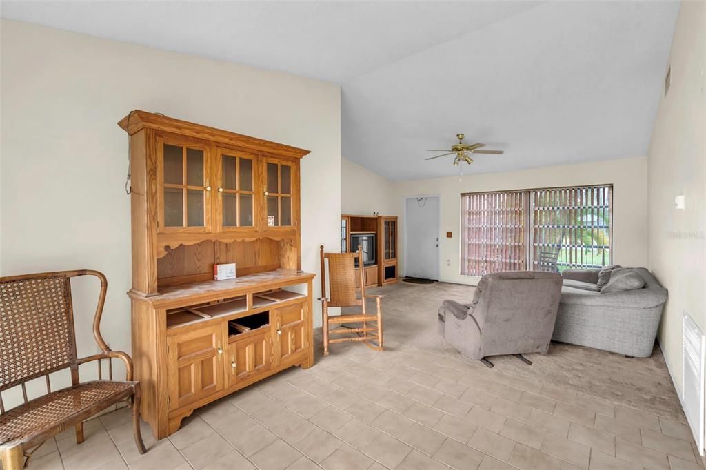 Active With Contract: $425,000 (3 beds, 2 baths, 1248 Square Feet)