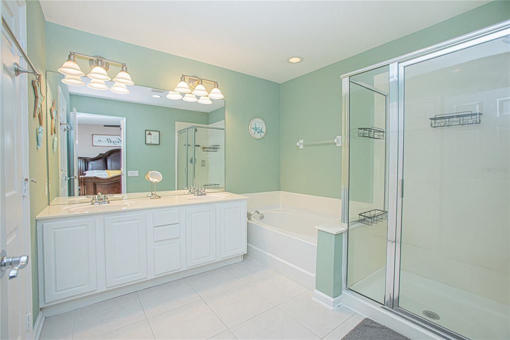 Active With Contract: $349,900 (3 beds, 3 baths, 2074 Square Feet)