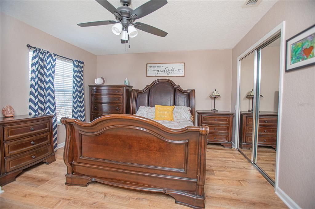 Active With Contract: $349,900 (3 beds, 3 baths, 2074 Square Feet)