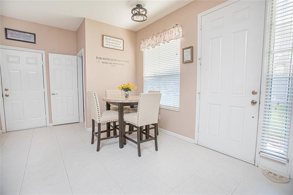 Active With Contract: $349,900 (3 beds, 3 baths, 2074 Square Feet)