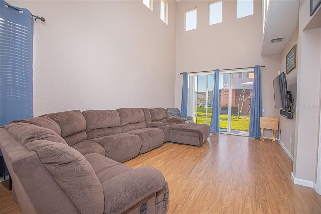 Active With Contract: $349,900 (3 beds, 3 baths, 2074 Square Feet)