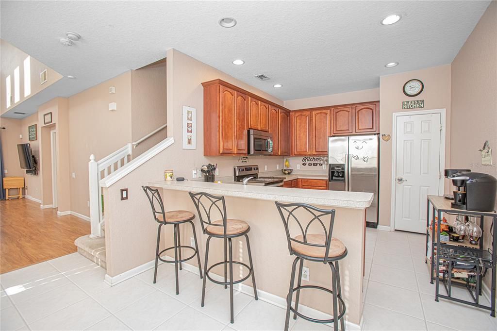 Active With Contract: $349,900 (3 beds, 3 baths, 2074 Square Feet)