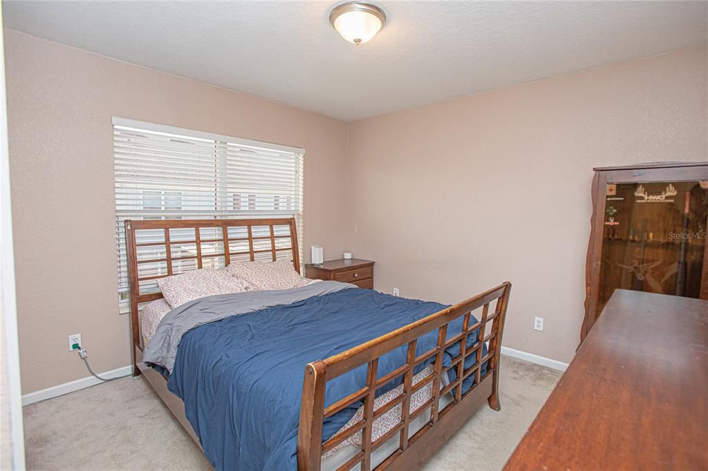 Active With Contract: $349,900 (3 beds, 3 baths, 2074 Square Feet)