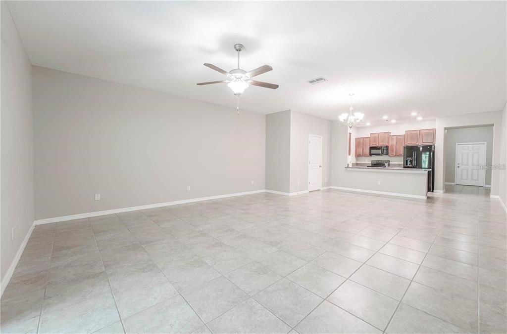 待售: $299,995 (3 贝兹, 2 浴室, 1993 平方英尺)