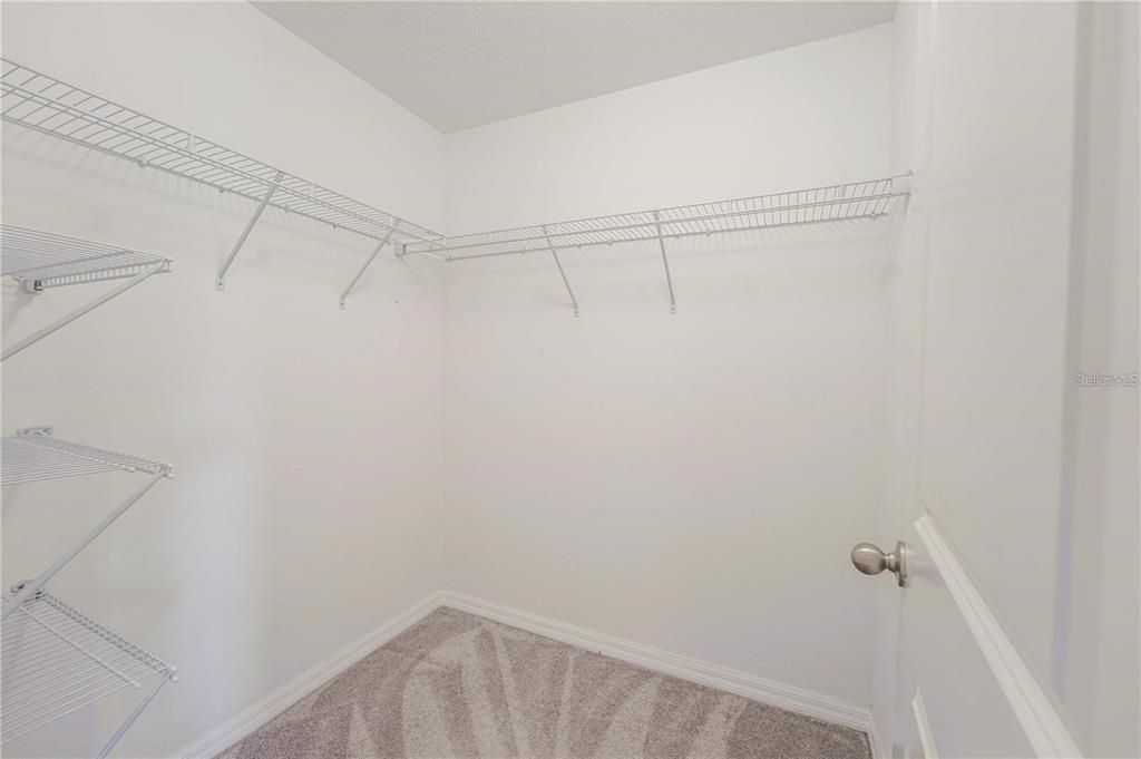 待售: $299,995 (3 贝兹, 2 浴室, 1993 平方英尺)