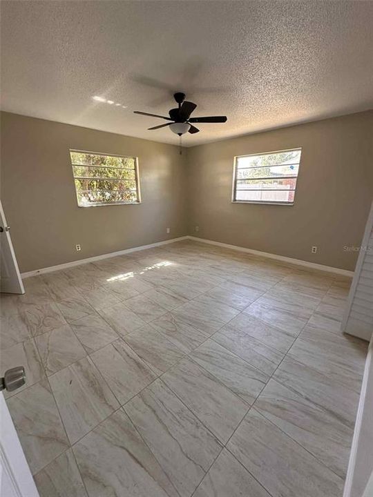 На продажу: $290,000 (3 спален, 2 ванн, 1860 Квадратных фут)