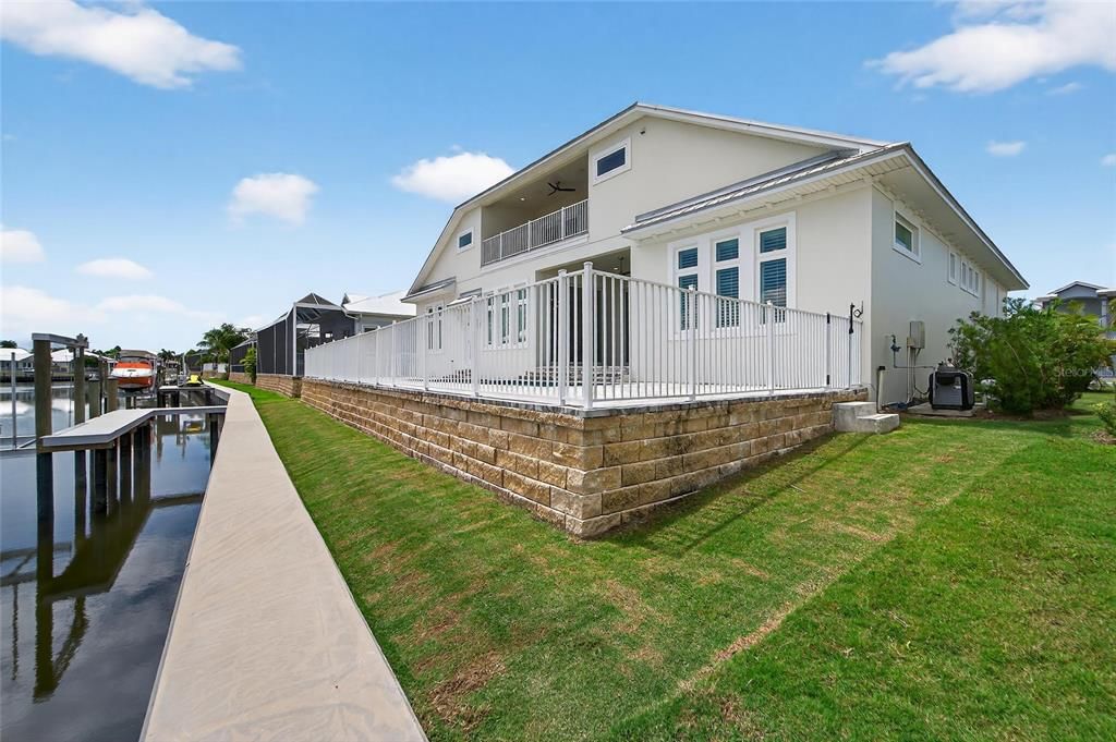 合同活跃: $1,500,000 (4 贝兹, 3 浴室, 3361 平方英尺)