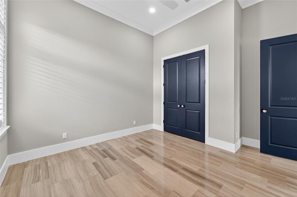 合同活跃: $1,500,000 (4 贝兹, 3 浴室, 3361 平方英尺)