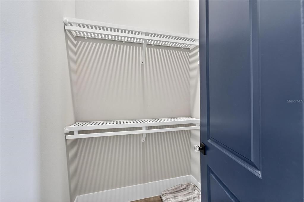 合同活跃: $1,500,000 (4 贝兹, 3 浴室, 3361 平方英尺)