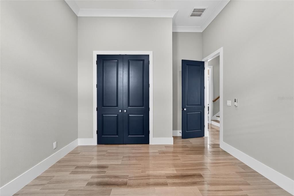 合同活跃: $1,500,000 (4 贝兹, 3 浴室, 3361 平方英尺)