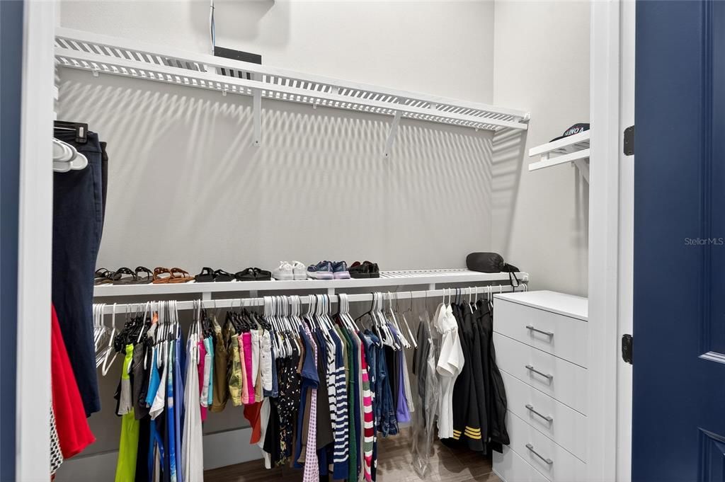 合同活跃: $1,500,000 (4 贝兹, 3 浴室, 3361 平方英尺)