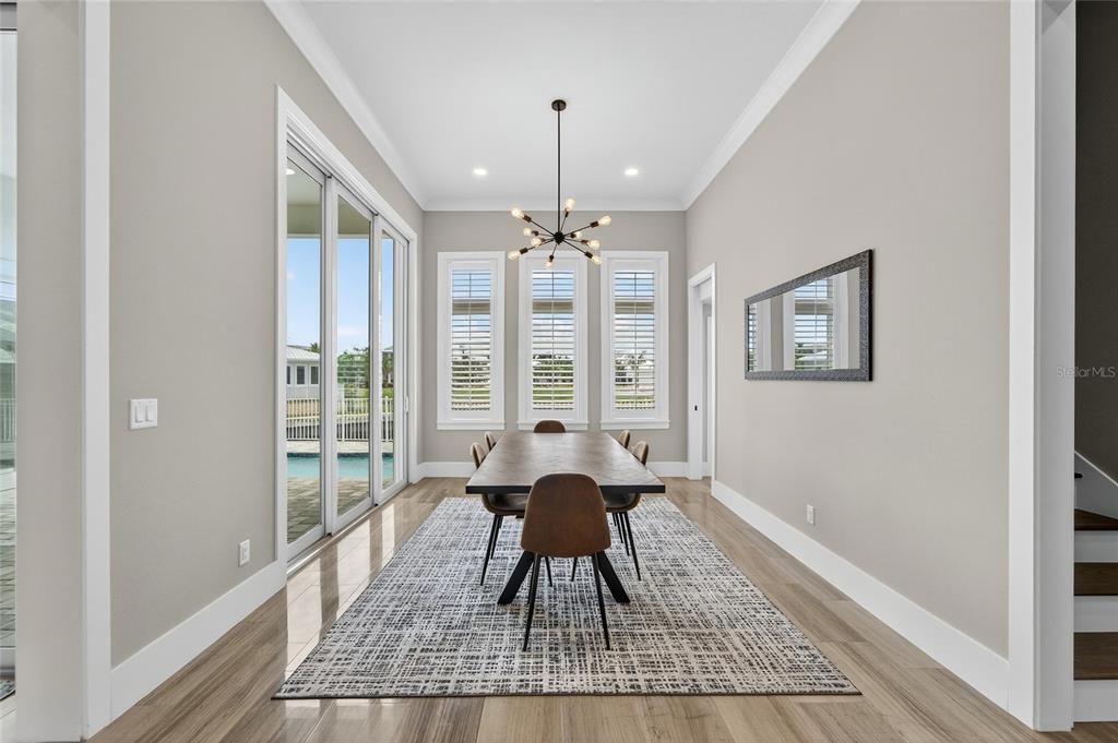 合同活跃: $1,500,000 (4 贝兹, 3 浴室, 3361 平方英尺)