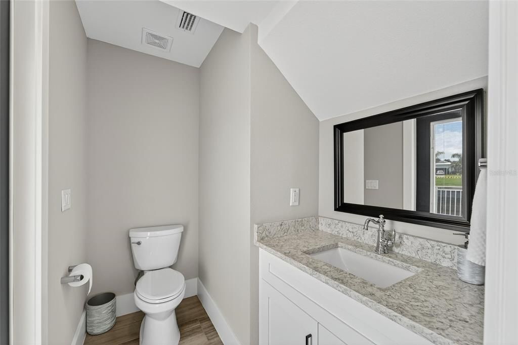 合同活跃: $1,500,000 (4 贝兹, 3 浴室, 3361 平方英尺)