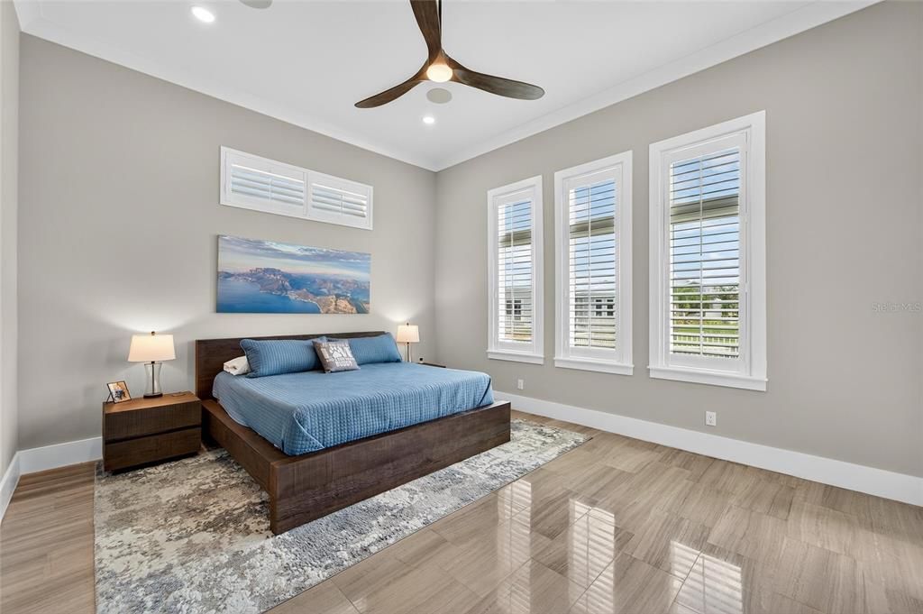 合同活跃: $1,500,000 (4 贝兹, 3 浴室, 3361 平方英尺)