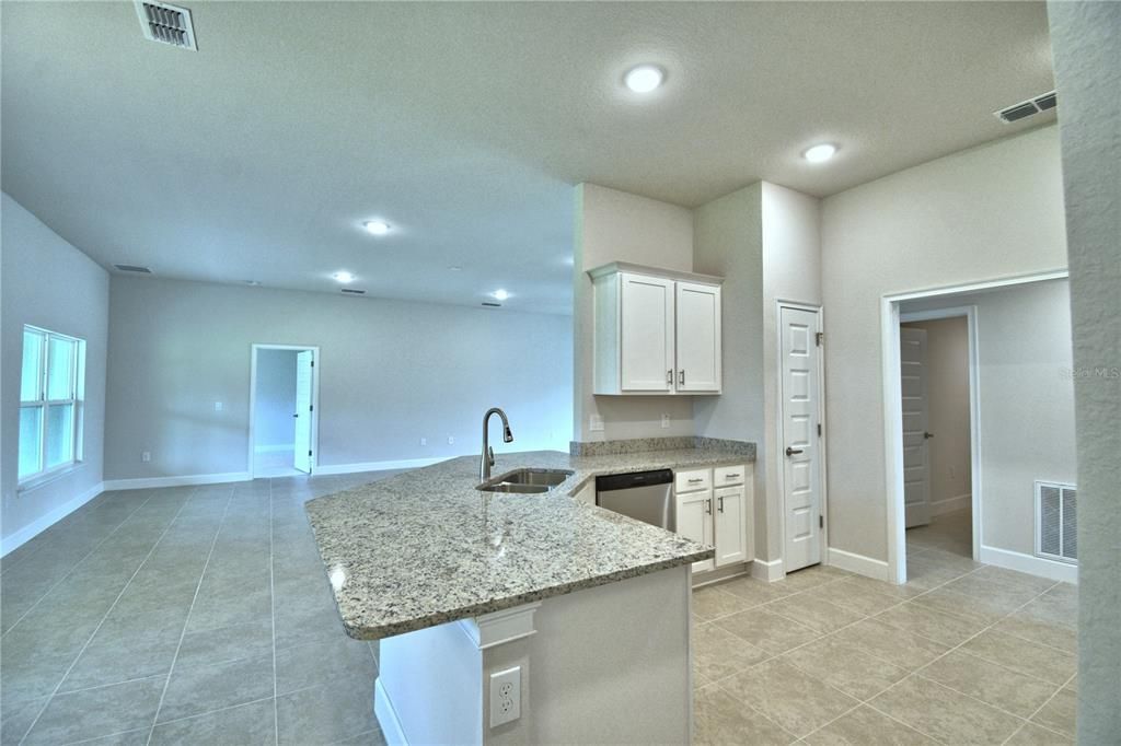 待售: $415,852 (4 贝兹, 3 浴室, 2508 平方英尺)