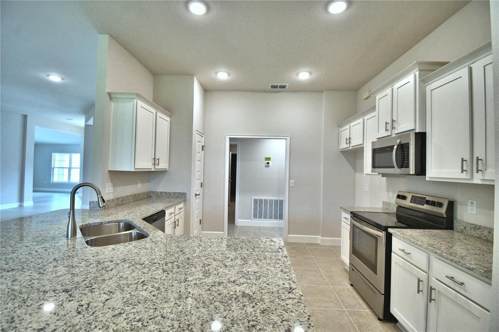 待售: $415,852 (4 贝兹, 3 浴室, 2508 平方英尺)