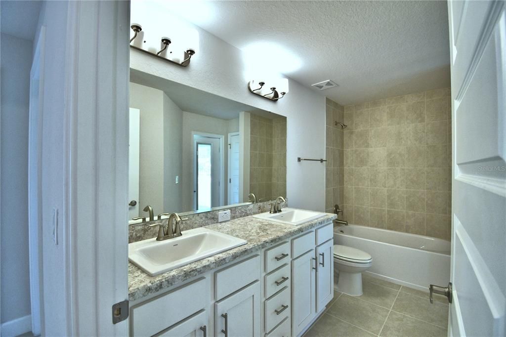 待售: $415,852 (4 贝兹, 3 浴室, 2508 平方英尺)