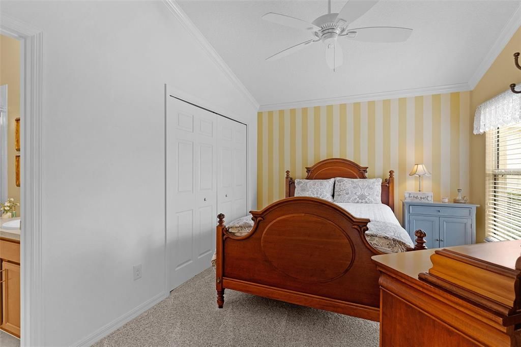 For Sale: $359,800 (2 beds, 2 baths, 1196 Square Feet)