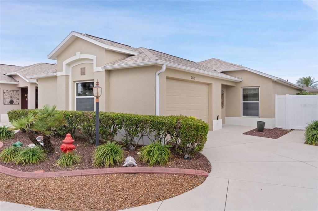 For Sale: $359,800 (2 beds, 2 baths, 1196 Square Feet)