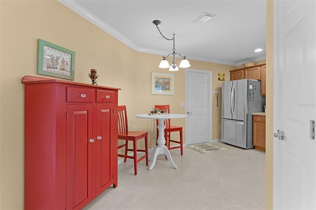 For Sale: $359,800 (2 beds, 2 baths, 1196 Square Feet)