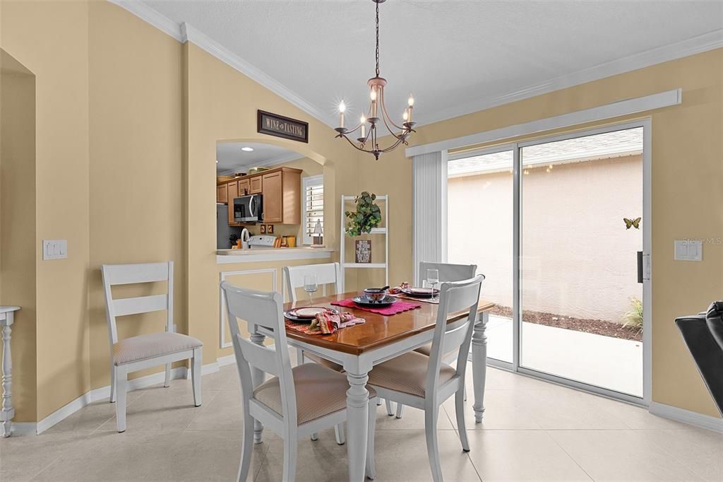 For Sale: $359,800 (2 beds, 2 baths, 1196 Square Feet)